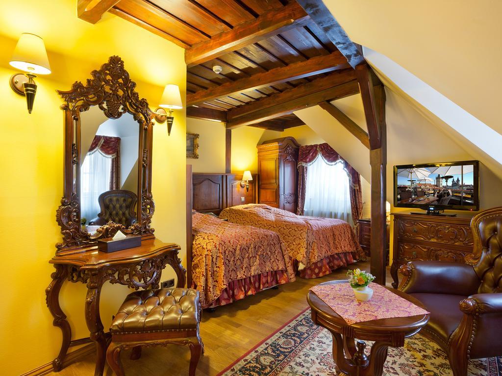Hotel U Prince Prague By Bhg מראה חיצוני תמונה