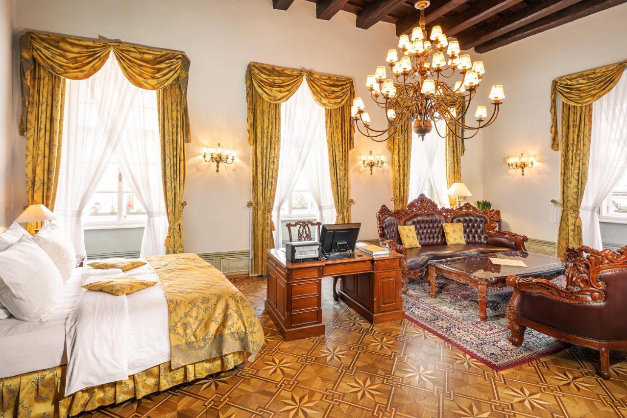 Hotel U Prince Prague By Bhg מראה חיצוני תמונה