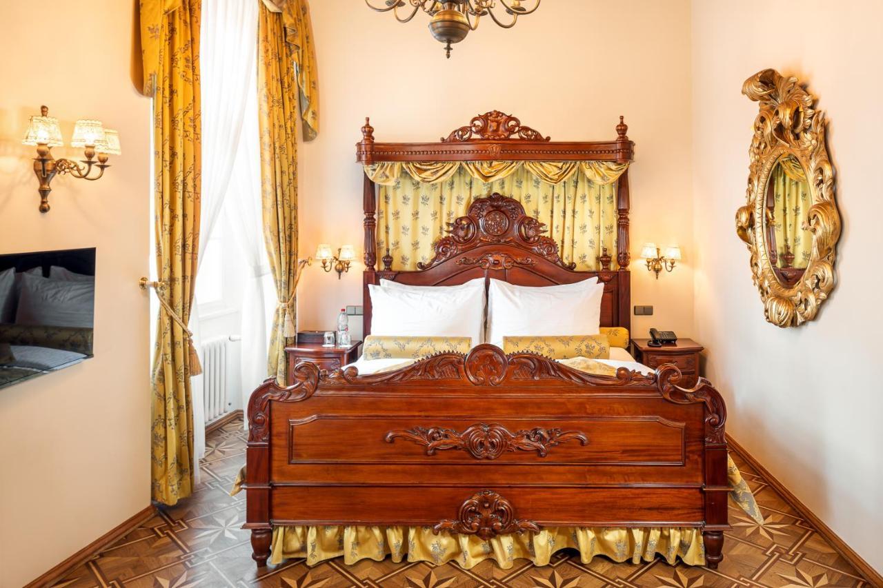 Hotel U Prince Prague By Bhg מראה חיצוני תמונה