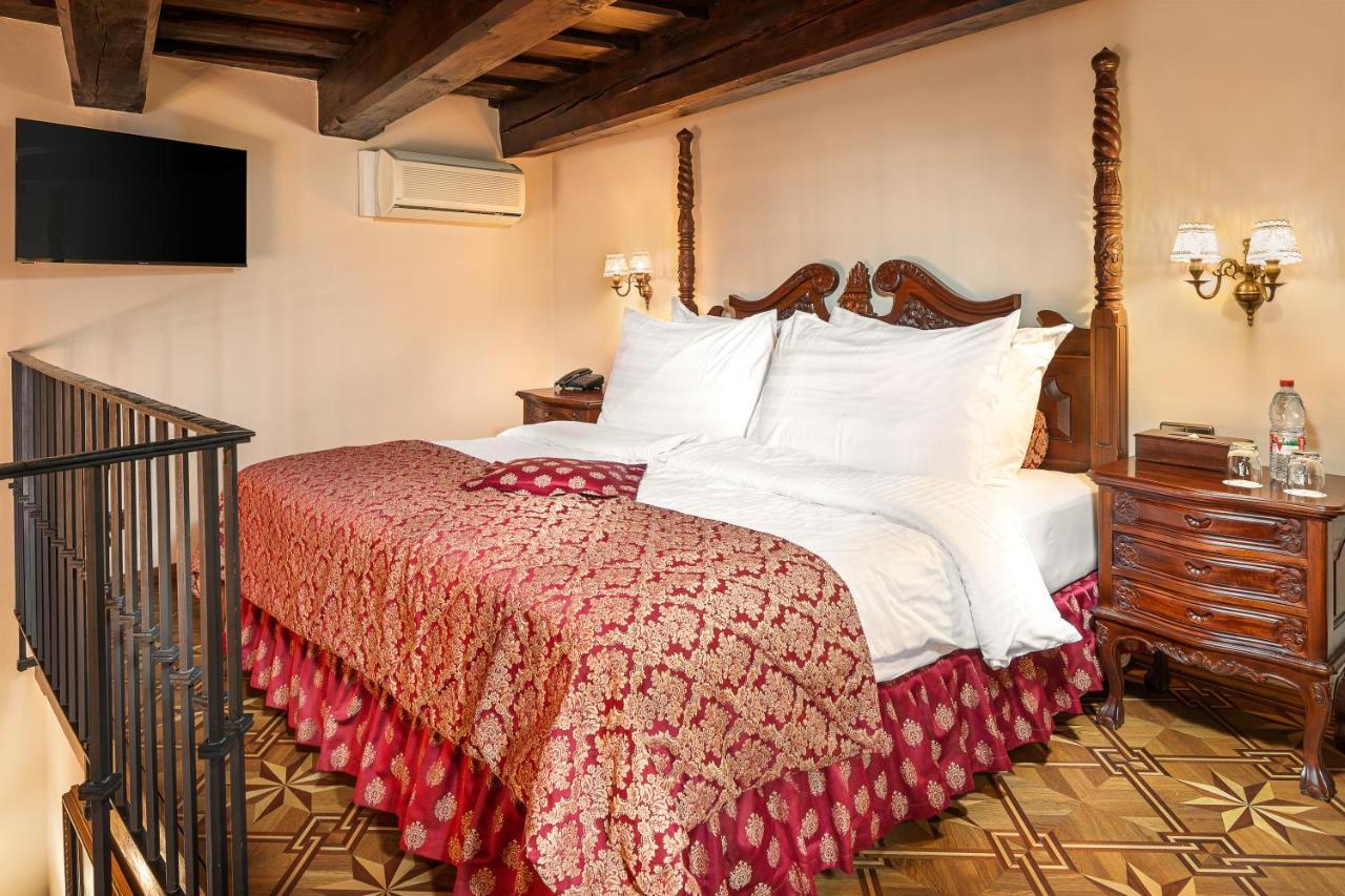 Hotel U Prince Prague By Bhg מראה חיצוני תמונה