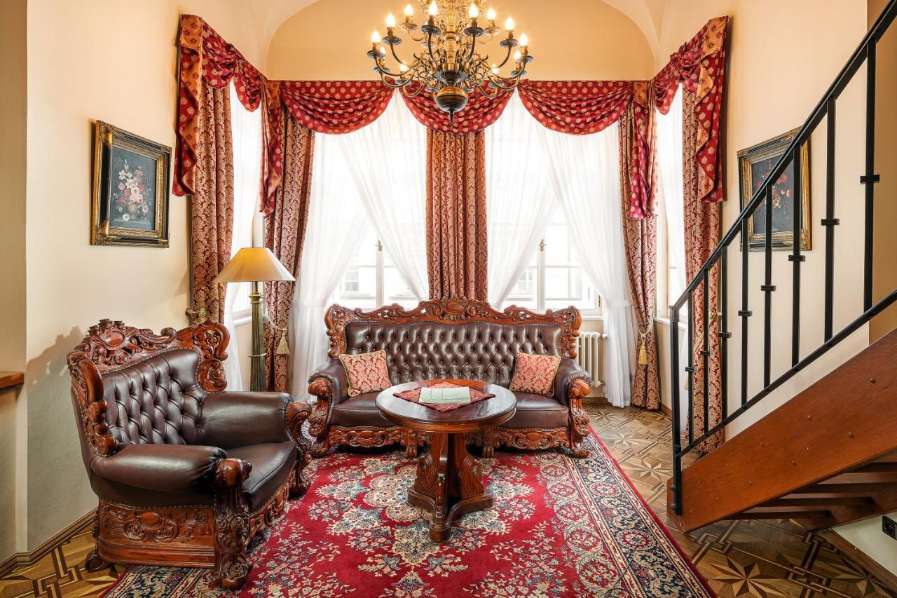 Hotel U Prince Prague By Bhg מראה חיצוני תמונה