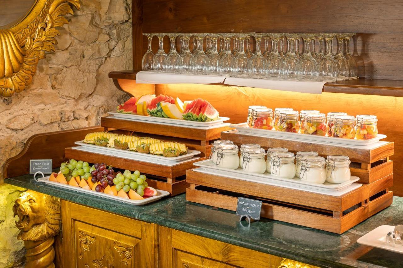 Hotel U Prince Prague By Bhg מראה חיצוני תמונה